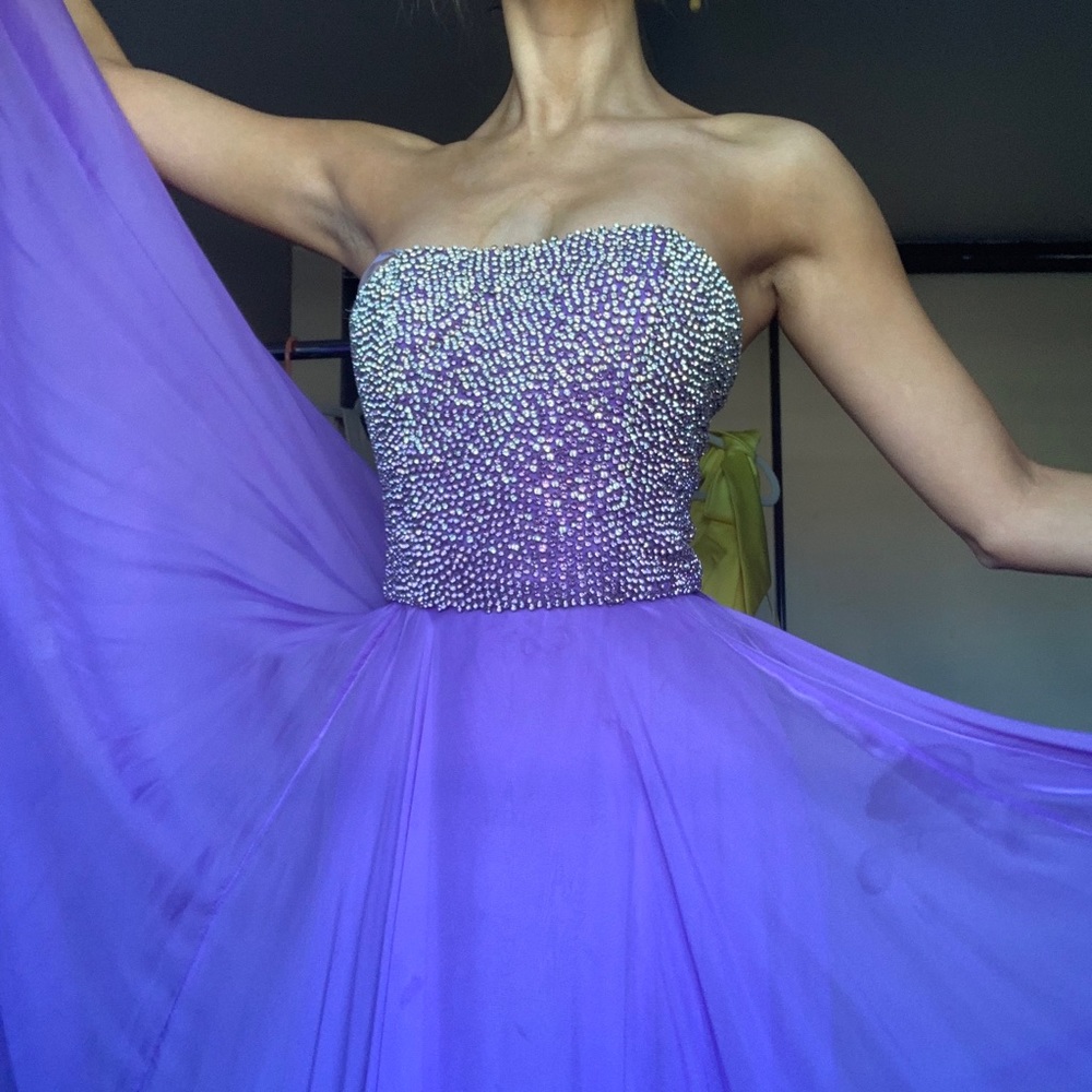 CUSTOM SWAROVSKI CRYSTAL SHERRI HILL — SO UNIQUE